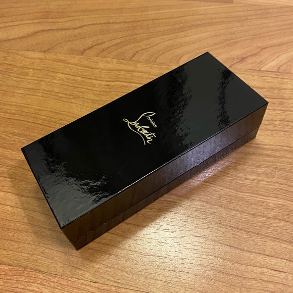 Christian Louboutin Velvet Matte Lip Color - Very Gil - Picture 10 of 13